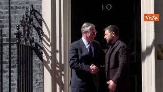 Zelensky a Londra ricevuto dal premier Starmer a Downing Street