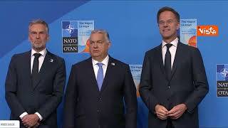 Vertice Nato, Orban scherza con Rutte e Schoof alla foto di famiglia