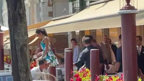Bezos e la moglie Lauren Sanchez all'Harry's Bar e poi in gondola