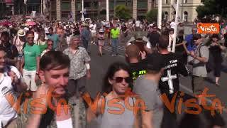 Budapest Pride, estremisti cristiani al corteo: "Pentitevi, questa è blasfemia"
