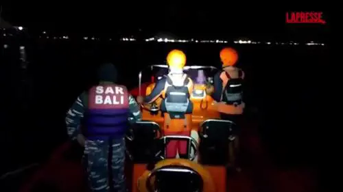Affonda traghetto a causa del maltempo