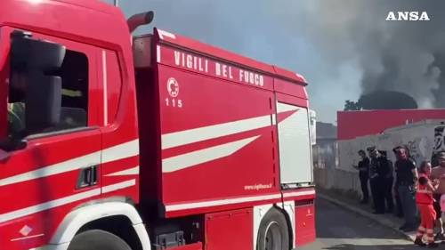 I soccorsi dopo l'esplosione a Roma