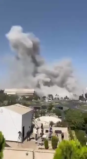 Raid di Israele su Damasco: colpiti ministero della Difesa e palazzo presidenziale