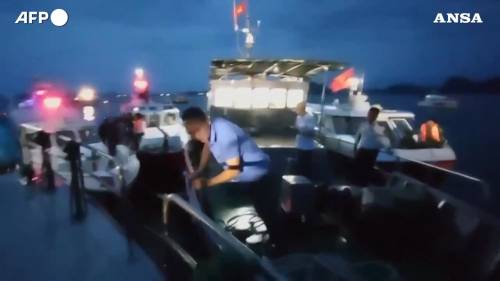 Naufragio di un battello turistico in Vietnam, oltre 30 morti 