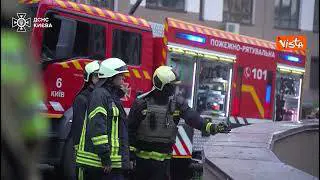 420 droni russi contro l'Ucraina, due morti e una quindicina di feriti, le immagini dei soccorsi