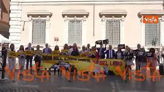 Il flash mob del M5S dopo l'approvazione in Senato del ddl sulla separazione delle carriere