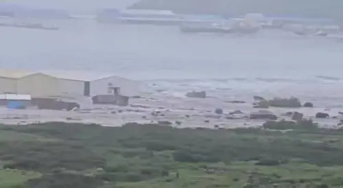 Tsunami sulle coste russe dopo il terremoto
