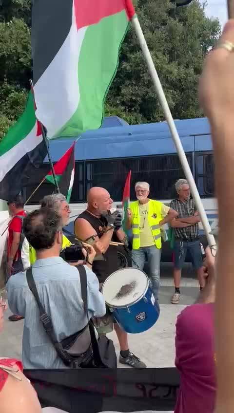 I pro Gaza protestano contro Tajani a La Versiliana