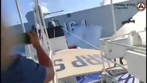 Lo scontro tra due navi cinesi