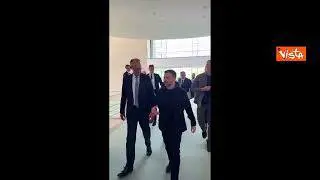 Merz accoglie a Berlino Zelensky per partecipare ai colloqui online con Trump