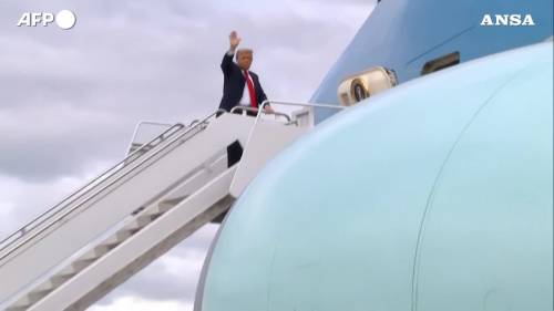 Alaska, Trump lascia la base militare statunitense dopo il vertice con Putin