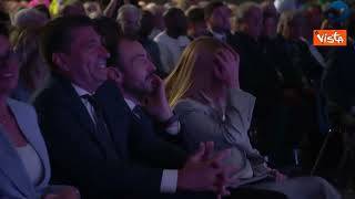 Standing ovation per Meloni prima dell'intervento al Meeting di Rimini, la premier commossa
