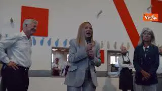 Giorgia Meloni accolta dagli applausi a San Patrignano: Sono io a dover imparare qualcosa da voi