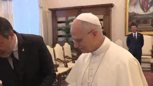 La visita privata di Matteo Salvini da Papa Prevost: "Grande emozione e commozione"