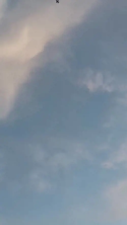 L'acrobazia nei cieli della Polonia, poi lo schianto in pista: il video del terribile incidente