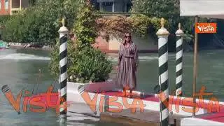 Venezia 82, Cristina Parodi arriva al Lido per la Mostra del Cinema