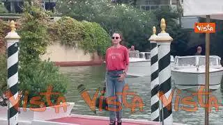 Venezia 82, Romana Maggiora Vergano al Lido in posa per i fotografi