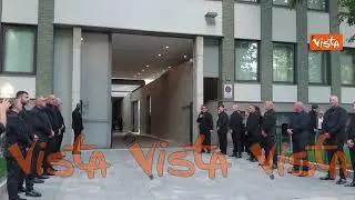 La chiusura della camera ardente di Giorgio Armani