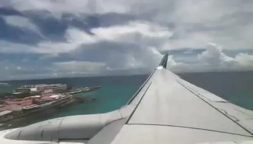 Incidente durante le fasi di atterraggio: paura all'aeroporto di Sint Maarten, nei Caraibi