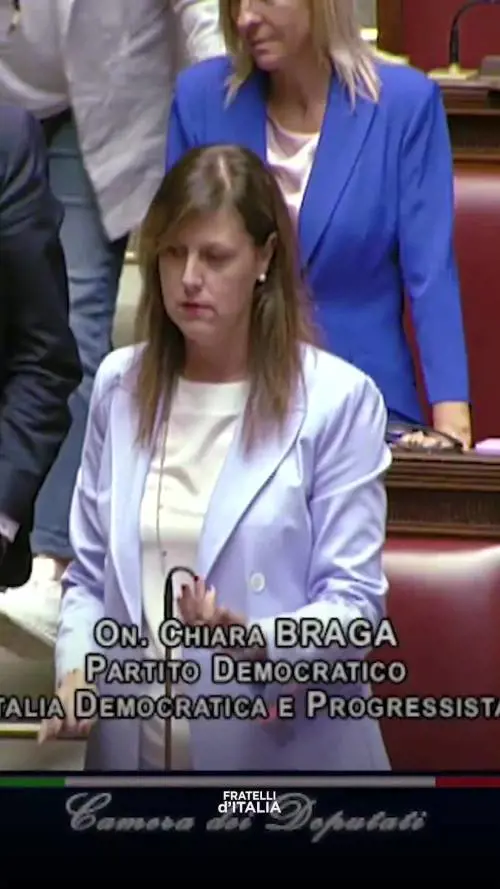 La "rissa" alla Camera poi l'intervento dem: "Non è adesso"
