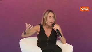 Arianna Meloni: "Con i cellulari si possono fare grandi cose, ma costruiscono persone sole"