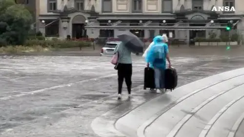 Como sott'acqua, strade allagate e sottopassi chiusi 