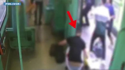 L'aggressione sul tram a Milano