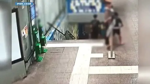 L'aggressione, la rapina e la fuga: il video che incastra gli egiziani a Milano