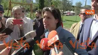 Schlein: "Serve legge contro omobilesbotransfobia. Educare alle differenze nelle scuole"