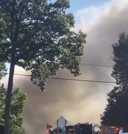 I colpi d'arma da fuoco poi l'edificio in fiamme: sparatoria in una chiesa in Michigan