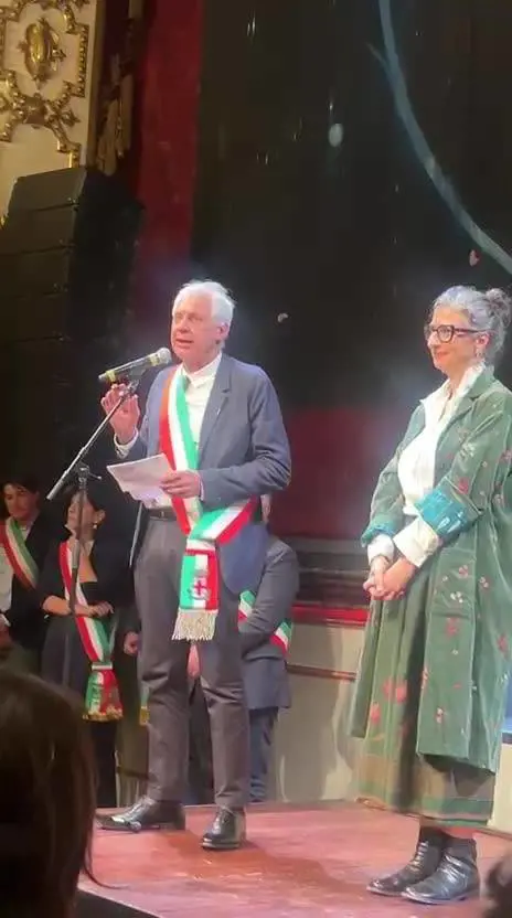 La contestazione al sindaco di Reggio Emilia