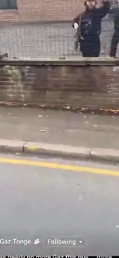 Attacco sinagoga Manchester, 4 feriti e aggressore ucciso: il video choc