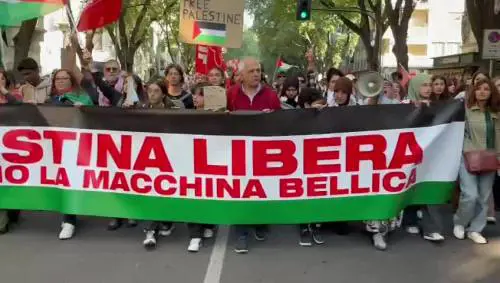 Milano, 30mila in piazza per la Flotilla