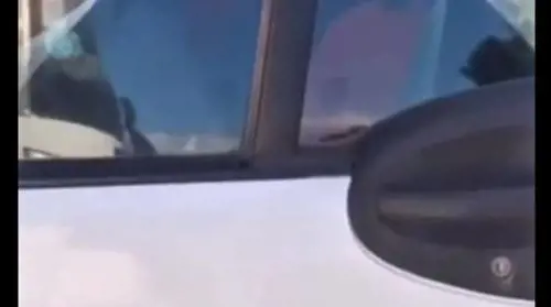In auto al telefono e senza cintura. Bufera su Benigni