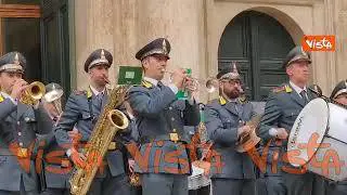 Riparte Montecitorio a porte aperte con auto storiche e la Banda della Guardia di Finanza