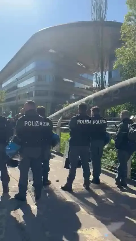 L'ostruzionismo dei collettivi alla Lega Giovani