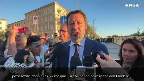 "Calci e sputi, bloccano ministri". L'allarme di Salvini contro l'odio rosso