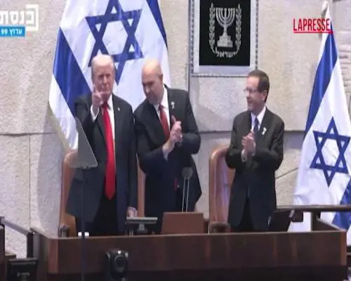 Gaza, Trump alla Knesset accolto da un'ovazione