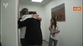 L'ostaggio israeliano Guy Gilboa-Dallal torna a casa dopo la prigionia, la gioia dei familiari