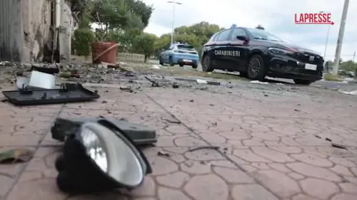 Bomba sotto casa di Ranucci, le auto distrutte dopo l'esplosione