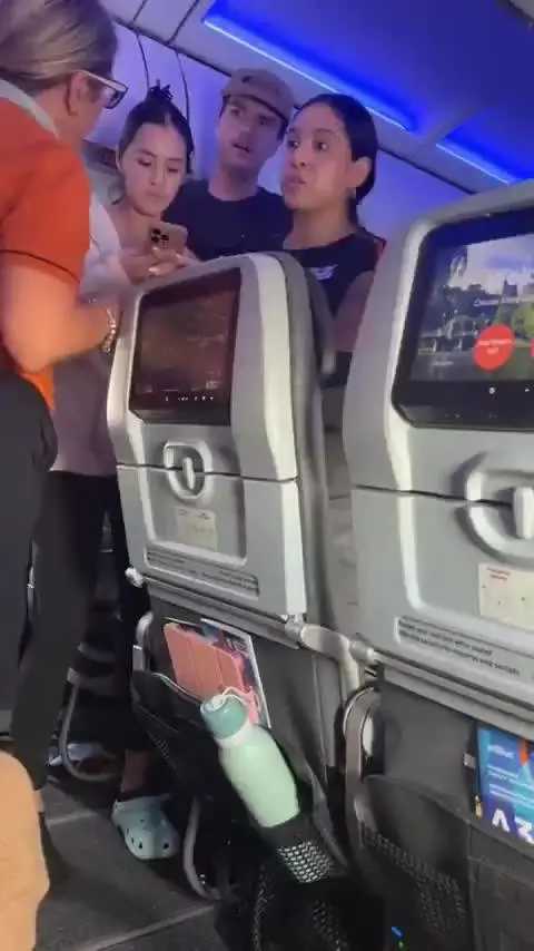 Paura a bordo dell'aereo JetBlue: il video