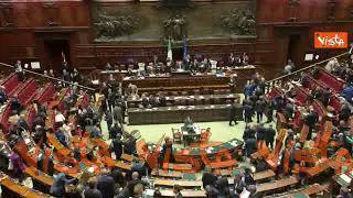 L'Aula della Camera si svuota al termine dell'informativa Meloni su Consiglio Ue, i deputati escono