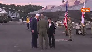 Trump con berretto Usa arriva con la premier giapponese Sanae Takaichi alla base navale di Yokosuka