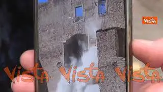 Il momento del secondo crollo della Torre dei Conti a Roma
