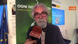Addio a Peppe Vessicchio, il direttore d'orchestra aveva 69 anni. Eccolo nel 2024