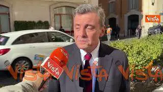 Calenda mostra tatuaggio con tridente Ucraina: Hanno disperato bisogno di sostegno