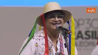 Cop30 in Brasile, musica, costumi e danze tradizionali della band amazzonica Arraial do Pavulagem