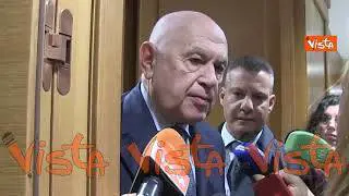 Nordio: Educazione sessuale a scuola? "Va bene, ma l'insegnamento deve partire dalle famiglie"
