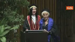 Addio a Ornella Vanoni, aveva 91 anni. A giugno prese laurea ad honorem a Milano