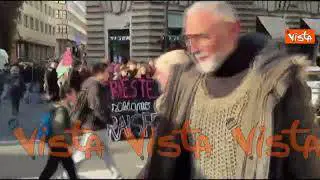 "Non una di meno", lo slogan transfemminista gridato al corto di Roma